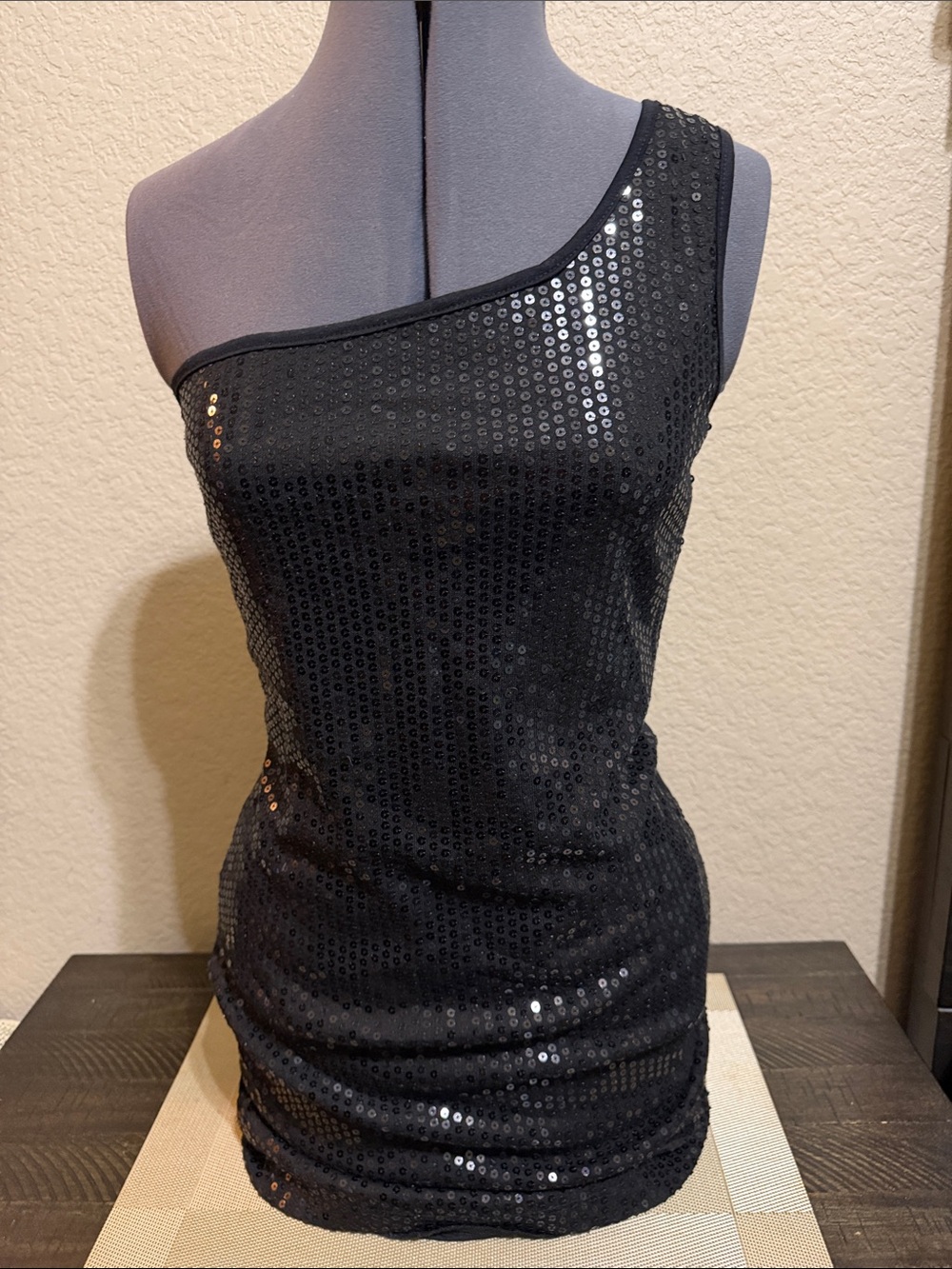 EVENT  Black One-Shoulder Sequin Dress